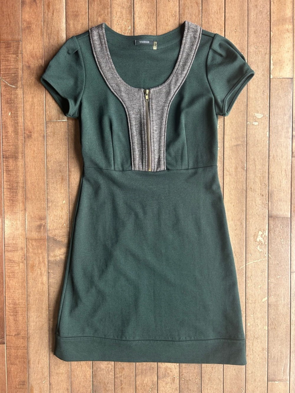 Theme Women’s Forest Green Short Sleeve Dress with Gray Zip Size Small